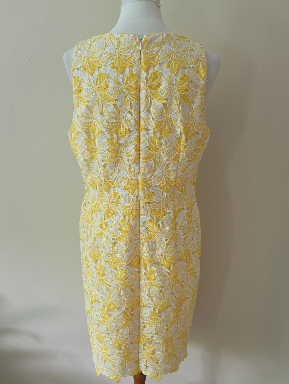 White House Black Market Sleeveless Yellow & White Floral Sheath Dress